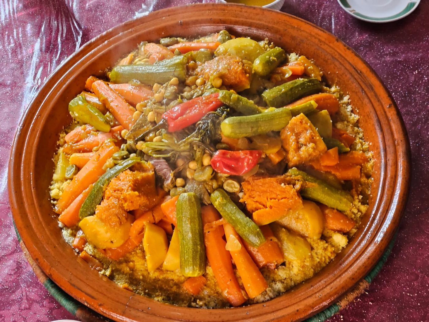 מרק קוסקוס מרוקאי עשיר בירקות